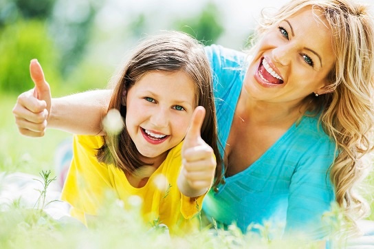 Mother and daughter thumbs up.jpg Mother and daughter thumbs up.jpg
