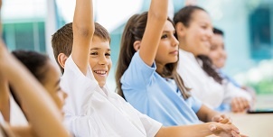 school classroom hands up 301 152.jpg