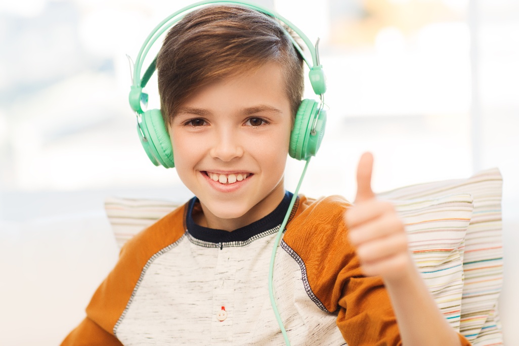 AdobeStock_95264074 boy thumbs up-1